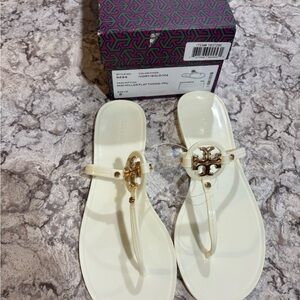 NWT! Tory Burch Cream Sandals with Gold Logo